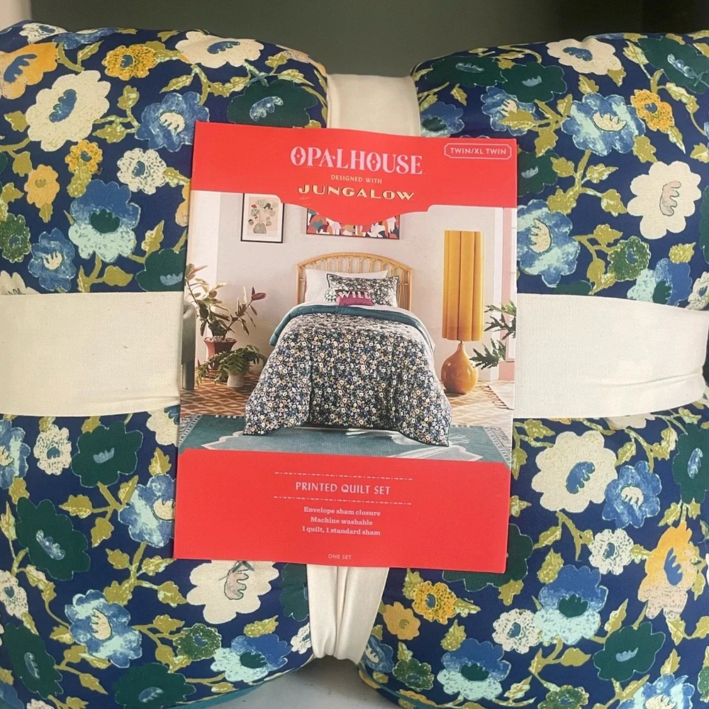 Opalhouse Twin / Twin XL blue green Flower 2 Piece Quilt & Sham Set